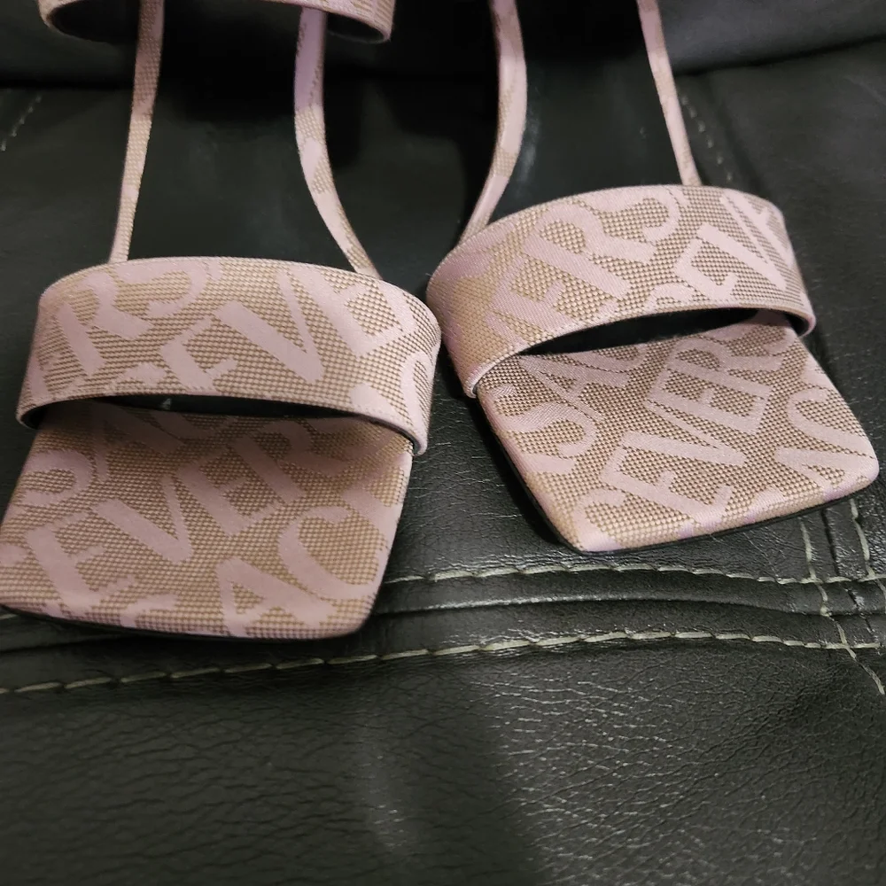 Versace Allover Logo Jacquard Pink Square Open Toe Heel NEW - Picture 9 of 11